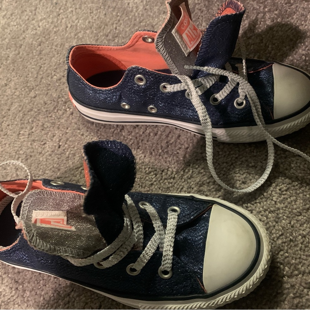 Kids Converse shoes Size 1 - Worn once! Like new and adorable!